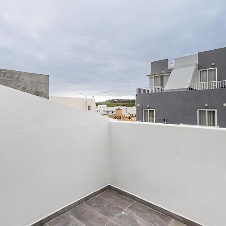 Penthouse In St. Paul'S Bay Apartment Exterior photo