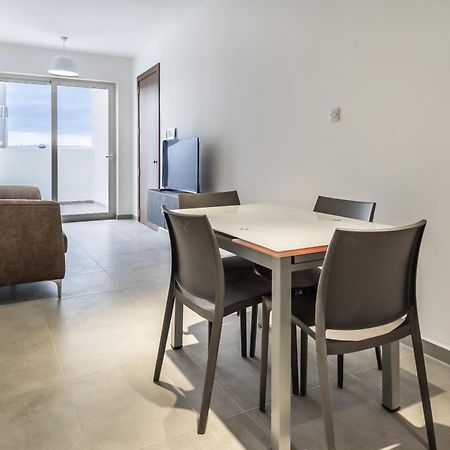 Penthouse In St. Paul'S Bay Apartment Exterior photo