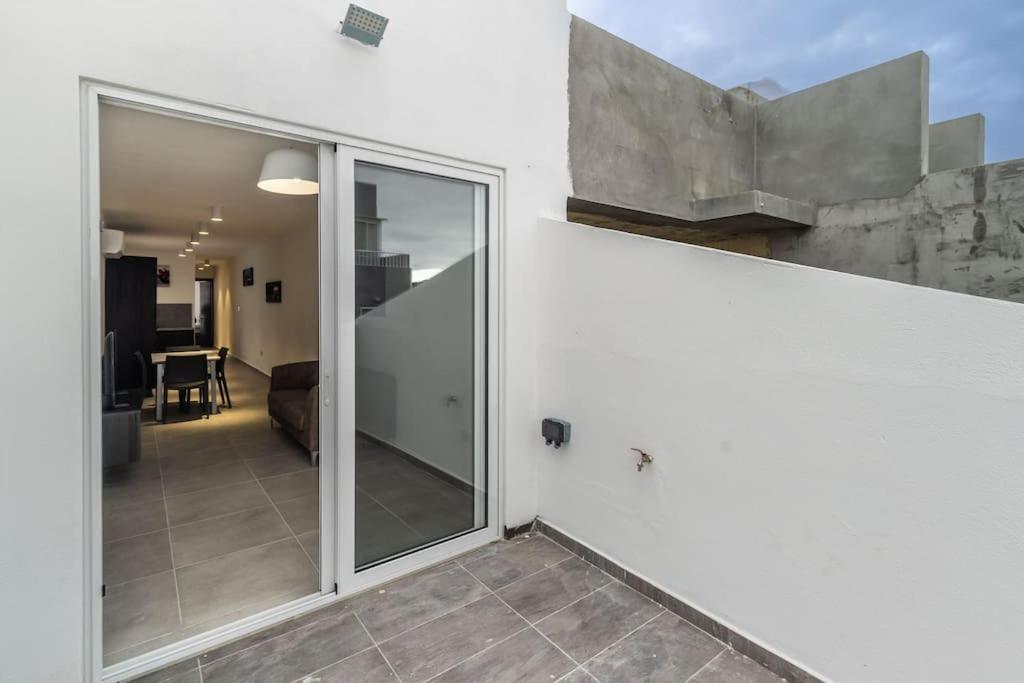 Penthouse In St. Paul'S Bay Apartment Exterior photo