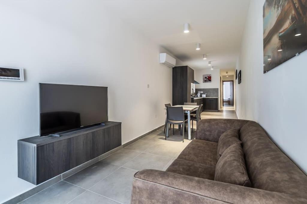 Penthouse In St. Paul'S Bay Apartment Exterior photo