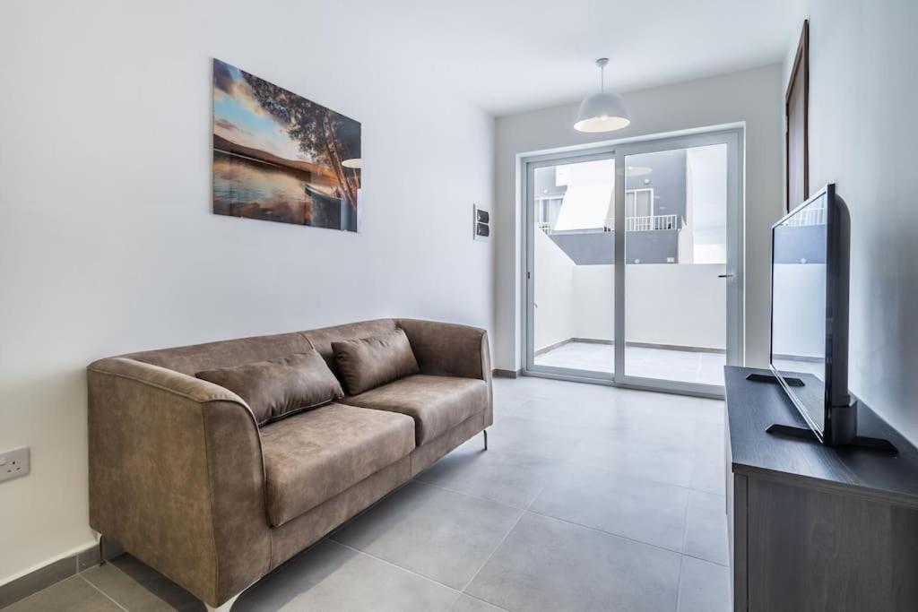 Penthouse In St. Paul'S Bay Apartment Exterior photo
