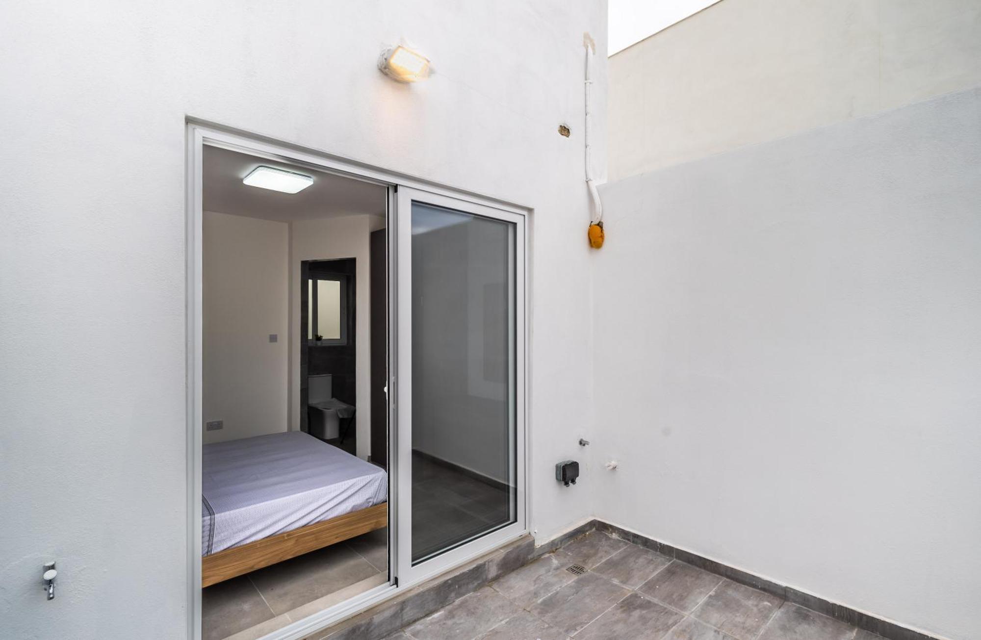 Penthouse In St. Paul'S Bay Apartment Exterior photo